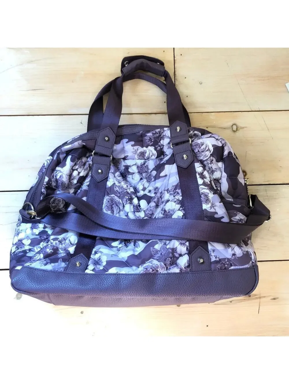 Cynthia Rowley EUC Women's Large Quilted Purple Floral Camo Weekender Bag